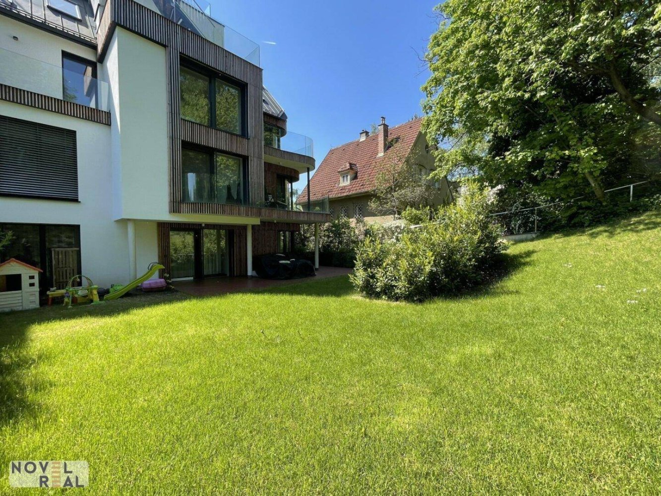 4-salle Appartement à Dobling, Austria No. 176805