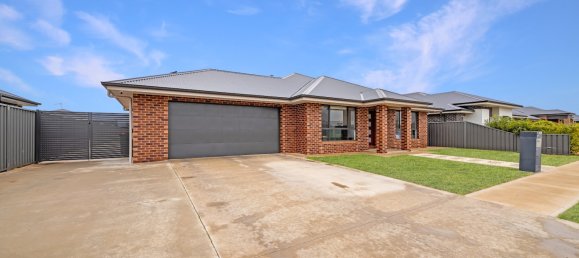 4 غرف نوم منزل في Griffith, Australia رقم 385 19