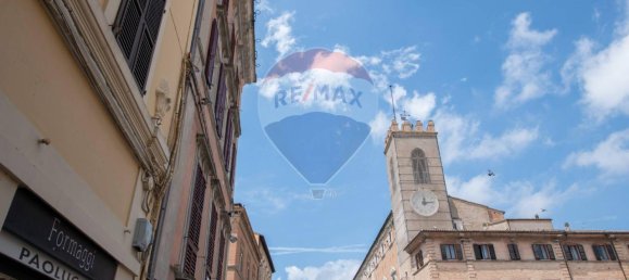 5 rooms Apartment in Osimo, Italy No. 7015 11