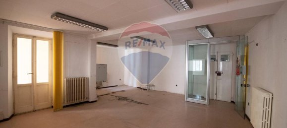 5 rooms Apartment in Osimo, Italy No. 7015 22