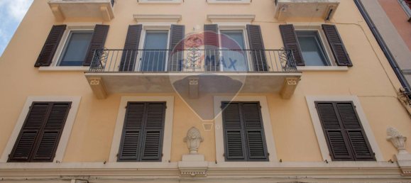 5 rooms Apartment in Osimo, Italy No. 7015 2