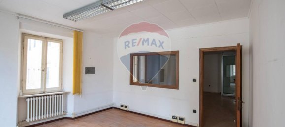 5 rooms Apartment in Osimo, Italy No. 7015 33