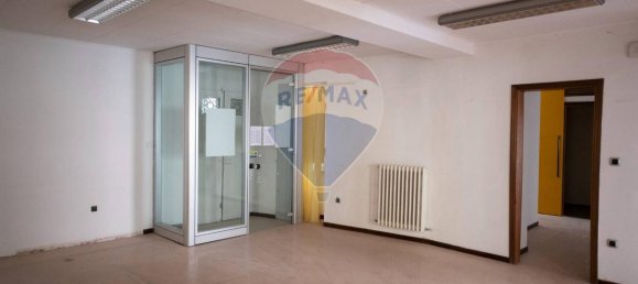 5 rooms Apartment in Osimo, Italy No. 7015 24