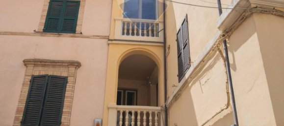 5 rooms Apartment in Osimo, Italy No. 7015 7