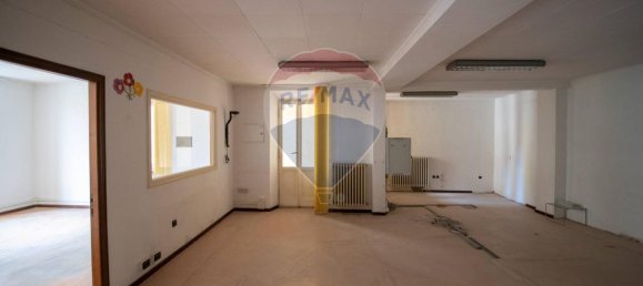 5 rooms Apartment in Osimo, Italy No. 7015 39