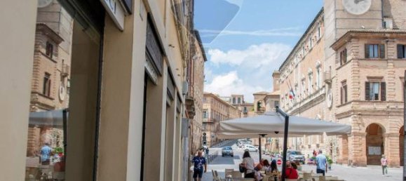 5 rooms Apartment in Osimo, Italy No. 7015 9