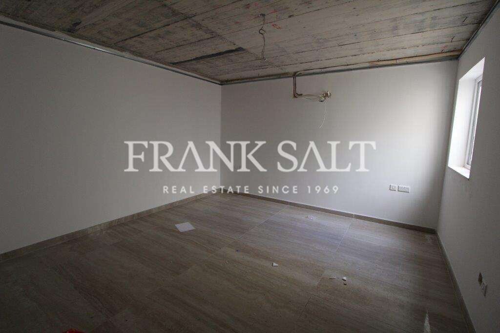 3 bedrooms Penthouse in Nadur, Malta No. 658