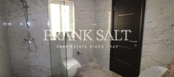 3 bedrooms Penthouse in Nadur, Malta No. 658 2