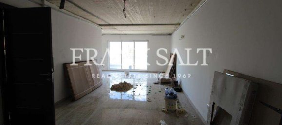 3 bedrooms Penthouse in Nadur, Malta No. 658 5