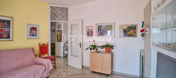 3 rooms Apartment in Novara, Italy No. 270324 9