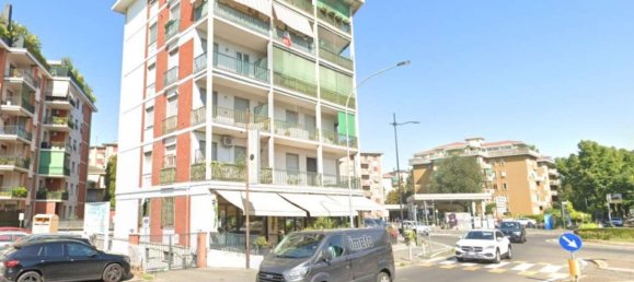 260m² Commercial property in Parma, Italy No. 88546 13