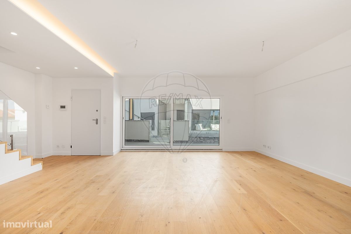 3 bedrooms House in Oeiras, Portugal No. 167257