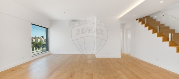 3 bedrooms House in Oeiras, Portugal No. 167257 8