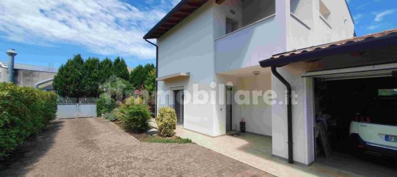 3 bedrooms Villa in Pordenone, Italy No. 283635 3