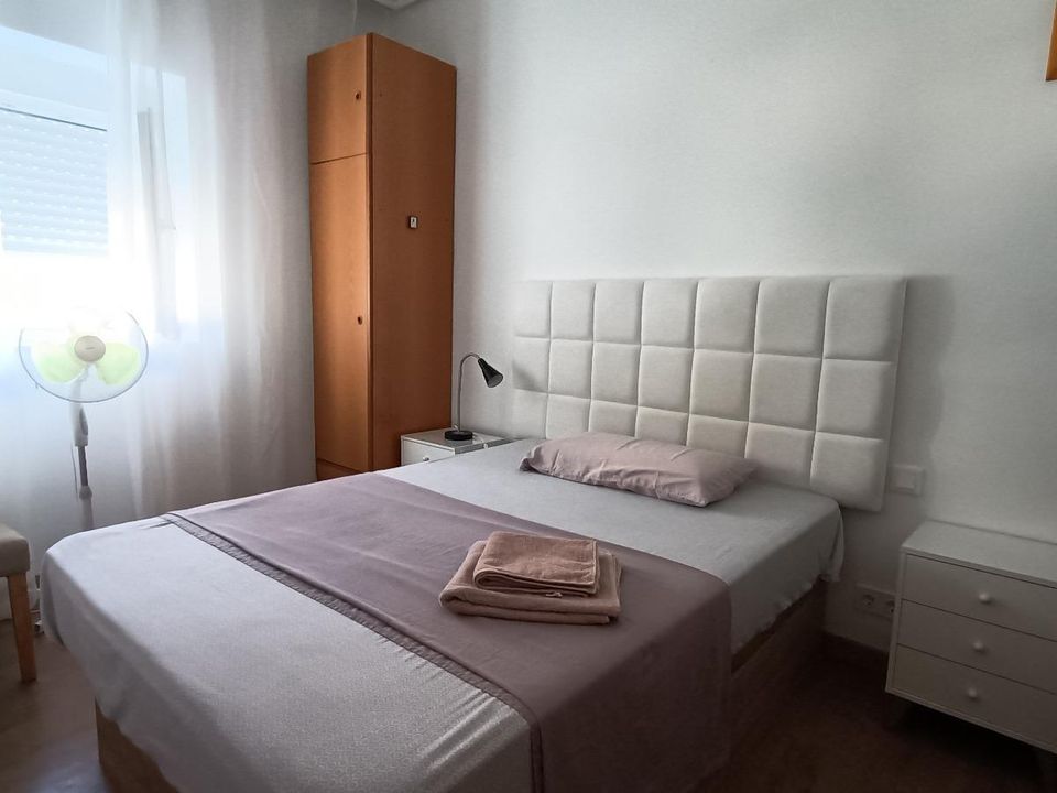 Apartamento de 3 dormitorios en Alicante, Spain No. 181745