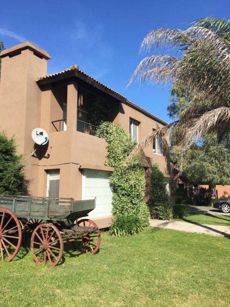 4 bedrooms House in Pilar, Argentina No. 103376