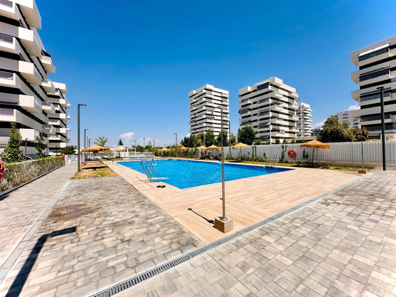 3 bedrooms Apartment in Granada, Spain No. 168242