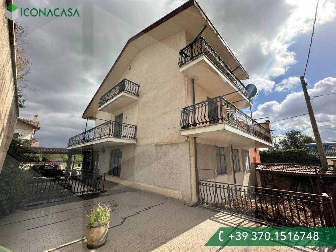 8 rooms Villa in Avezzano, Italy No. 34422