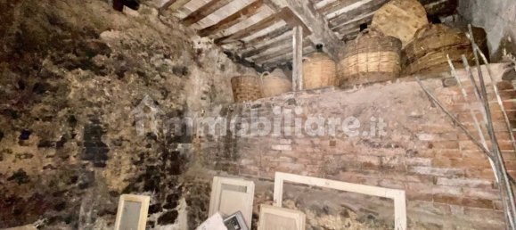 Склад 196м² в Масса Мариттима, Италия № 325357 10