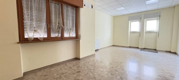 3 rooms Office in Verona, Italy No. 297614 2