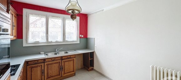 Casa de 3 dormitorios en Orleans, France No. 211991 4