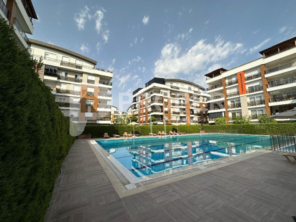 6 rooms Apartment in Konyaalti, Turkey No. 14044