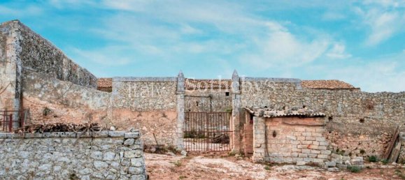 20 bedrooms House in Noto, Italy No. 113770 8