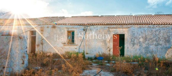20 bedrooms House in Noto, Italy No. 113770 3