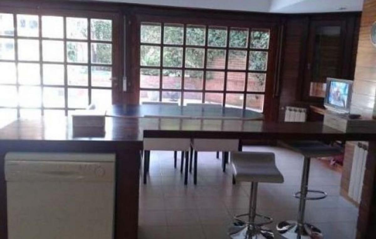 4 bedrooms House in Buenos Aires, Argentina No. 5872