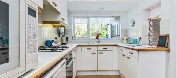 3 bedrooms House in Purley, United Kingdom No. 8061 4