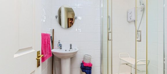 3 bedrooms House in Purley, United Kingdom No. 8061 10