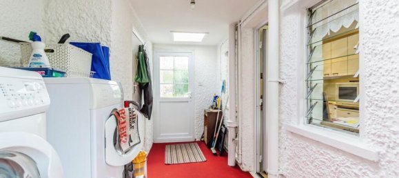 3 bedrooms House in Purley, United Kingdom No. 8061 9