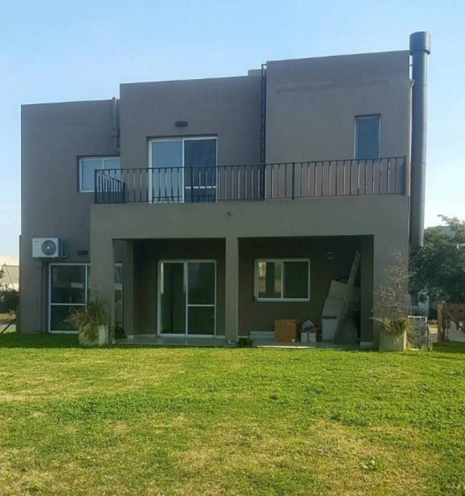 Casa T4 em Tigre, Argentina N.º 21112