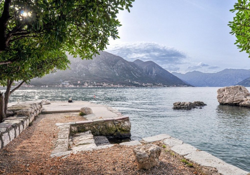 5 bedrooms House in Kotor, Montenegro No. 1807