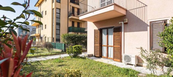 2 rooms Apartment in Seregno, Italy No. 36723 8