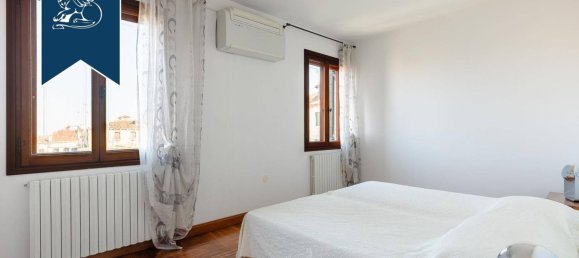 3 rooms Penthouse in Venice, Italy No. 284733 17
