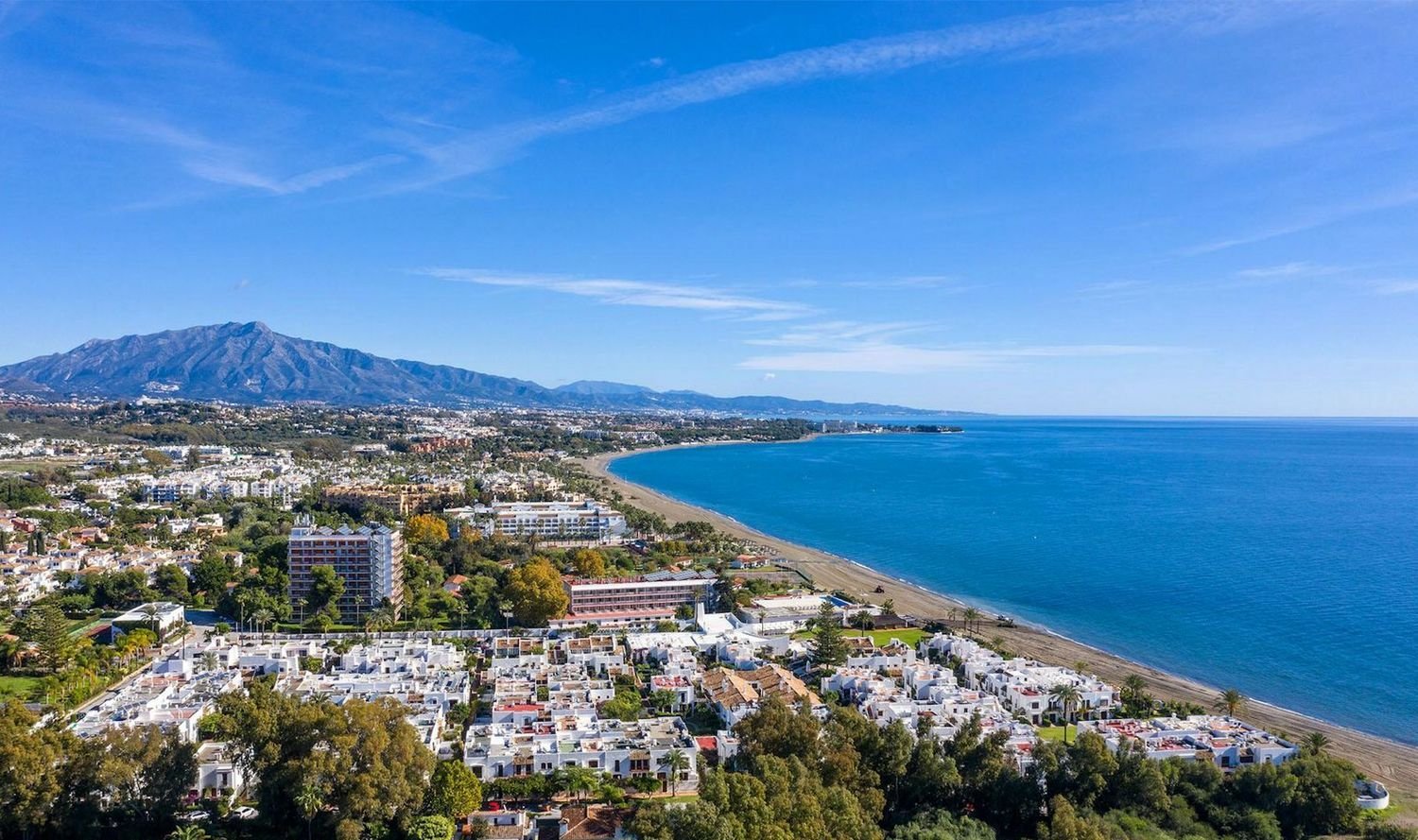 2 bedrooms House in Estepona, Spain No. 92461