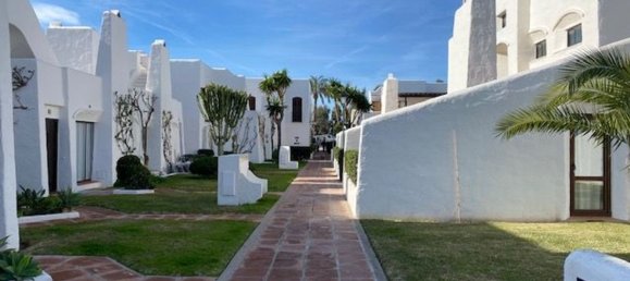 2 bedrooms House in Estepona, Spain No. 92461 3