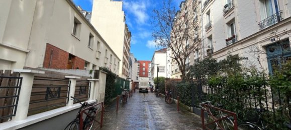 Studio in Paris, France No. 187963 12