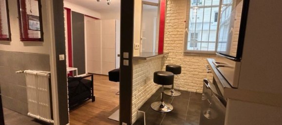 Studio in Paris, France No. 187963 6