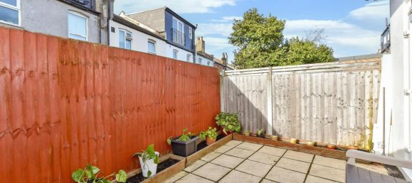 4 غرف نوم منزل في Walthamstow, United Kingdom رقم 4001 19