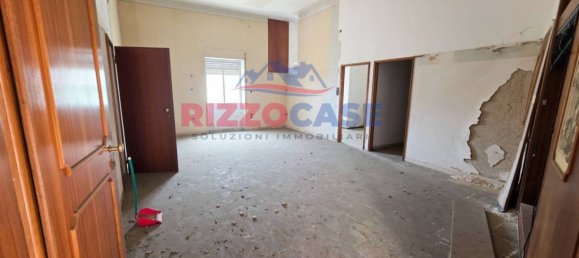 5 bedrooms House in Corigliano Rossano, Italy No. 301992 2