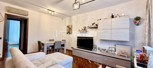Apartamento de 2 dormitorios en Lodi, Italy No. 307950 5