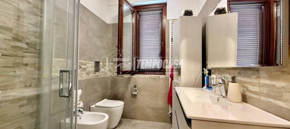 Apartamento de 2 dormitorios en Lodi, Italy No. 307950 19