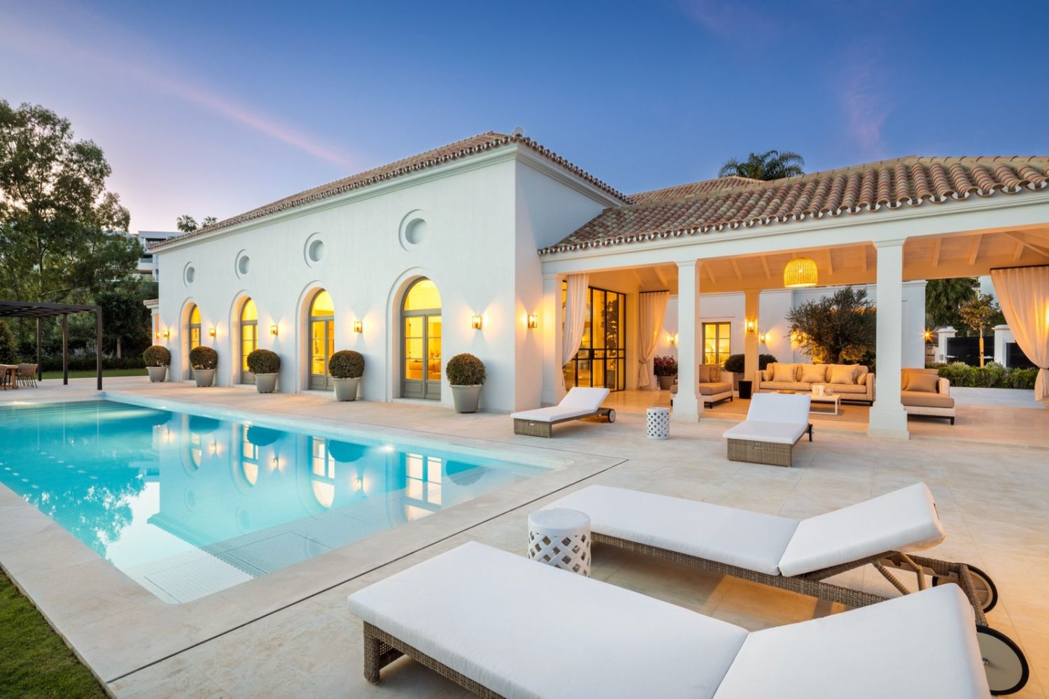 6 bedrooms Villa in Marbella, Spain No. 271008