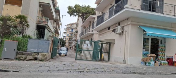 Квартира с 3 спальнями в Портичи, Италия № 192064 15