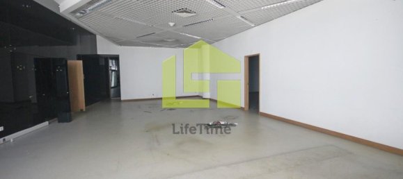 840m² Commercial property in Santarem, Portugal No. 58139 8