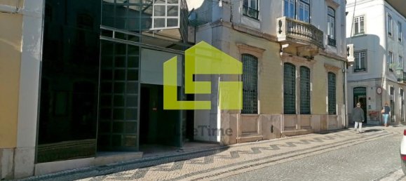 840m² Commercial property in Santarem, Portugal No. 58139 3