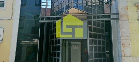 840m² Commercial property in Santarem, Portugal No. 58139 2