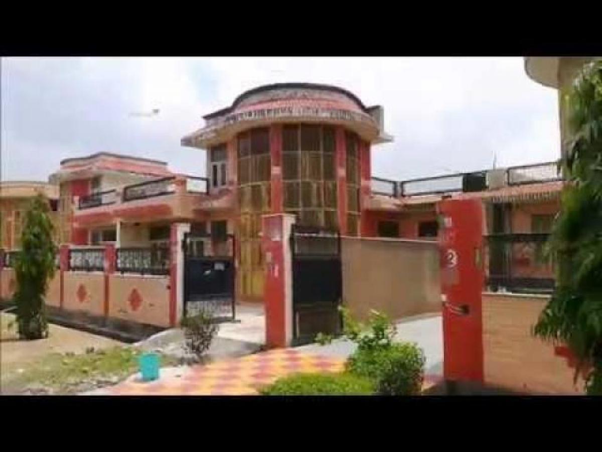 3 bedrooms House in Noida, India No. 68103